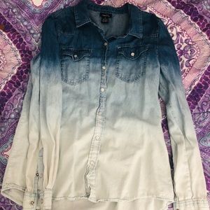 🦋Rue 21 ombré shirt🦋